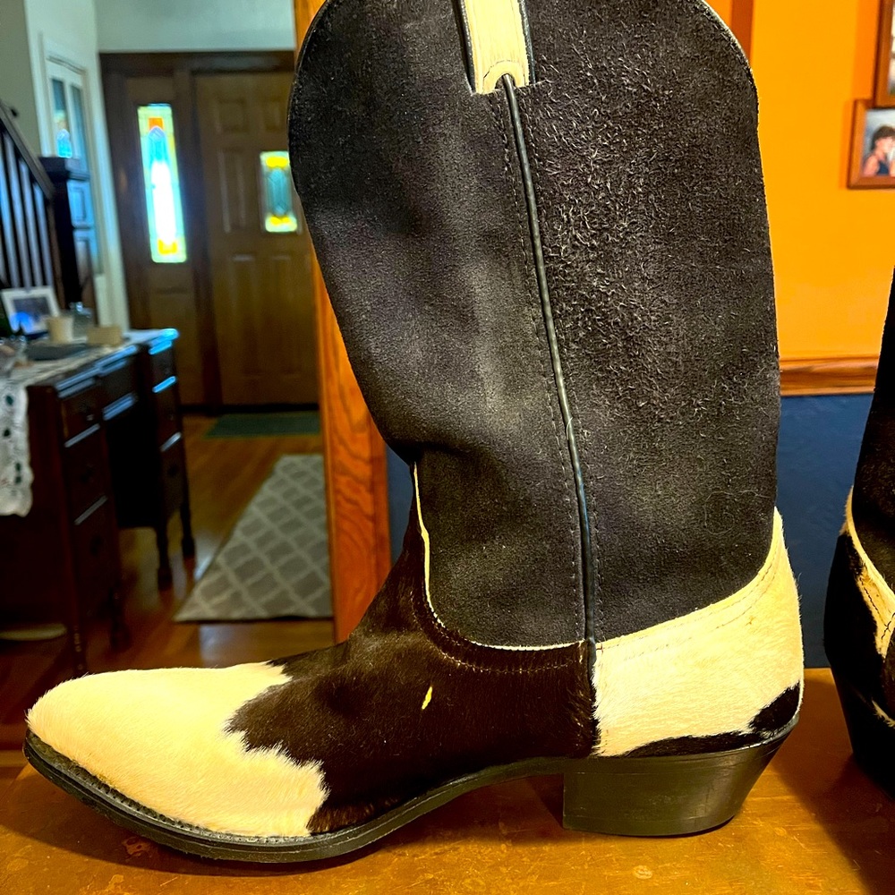 Cowhide cowboy boots